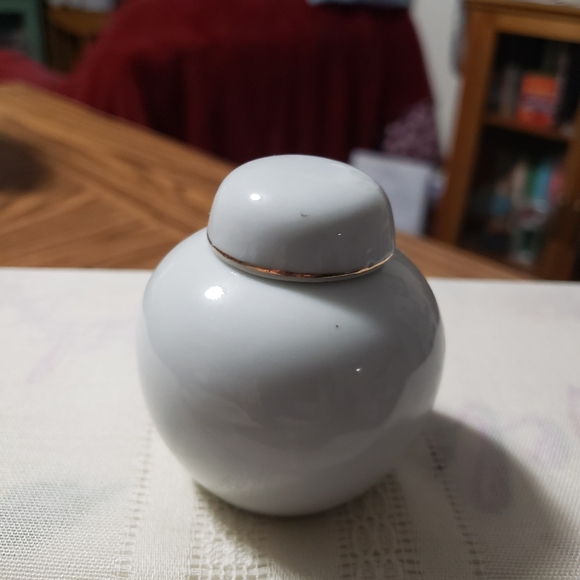 Vintage Small Ginger Jar - Picture 3 of 9